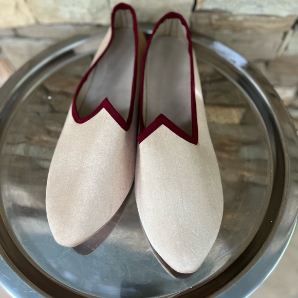 Red cream linen Jutti/Mojri Indian Punjabi Wedding Slippers shoes size 11 - Picture 1 of 8